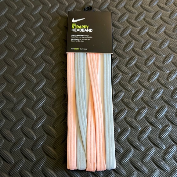 Nike Accessories - Nike Women’s Strappy Headband - New